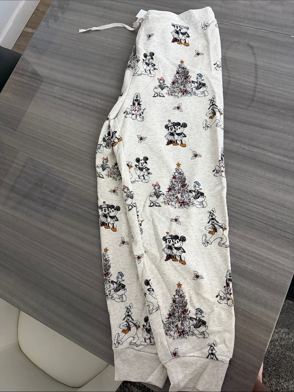 NWT American Eagle Women’s Holiday Mickey & Friends Cream Pants